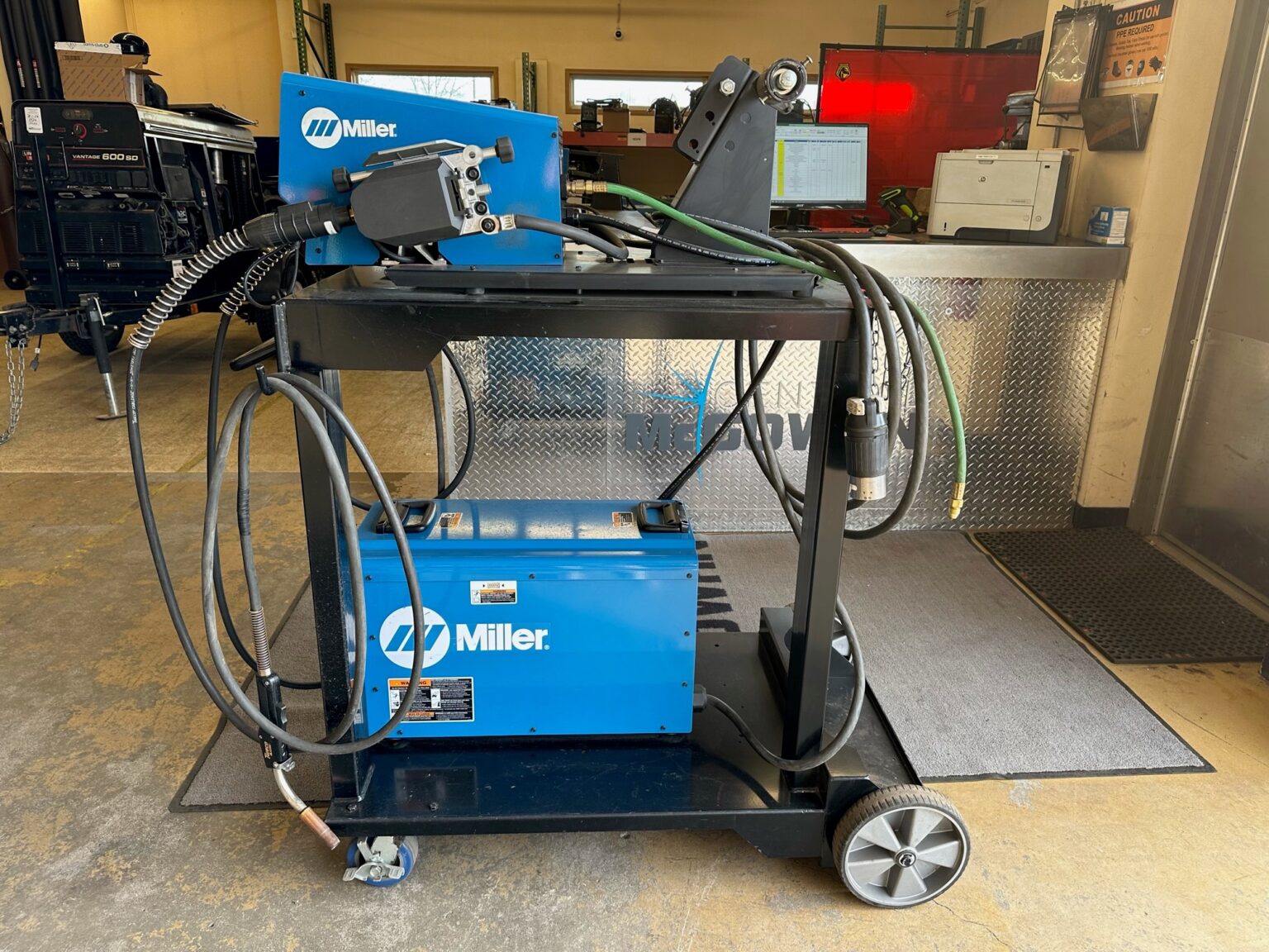 Miller XMT 450/Dual 70 Series Feeder (SN MF522515U;MF465067U